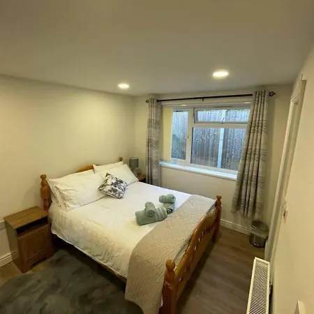 Modern 1 Bed 10 Mins To Leeds Cent شقة