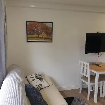 Modern 1 Bed 10 Mins To Leeds Cent شقة