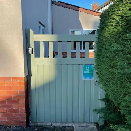شقة Modern 1 Bed 10 Mins To Leeds Cent *
