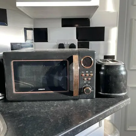 Modern 1 Bed 10 Mins To Leeds Cent * ليدز