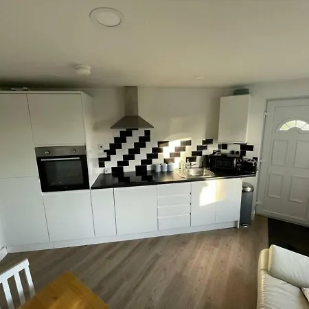 Modern 1 Bed 10 Mins To Leeds Cent شقة