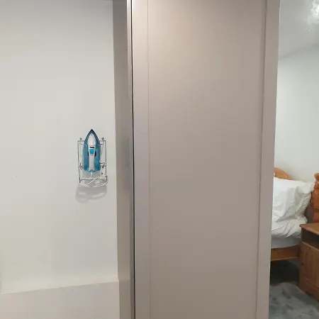 Modern 1 Bed 10 Mins To Leeds Cent